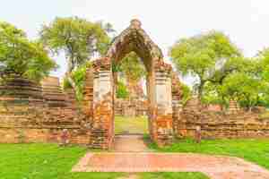 Foto gratuita bella vecchia architettura storica di ayutthaya in thailandia