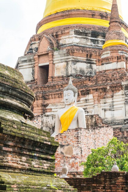 タイのアユタヤの美しい古い建築史跡