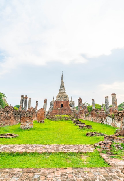 タイのアユタヤの美しい古い建築史跡