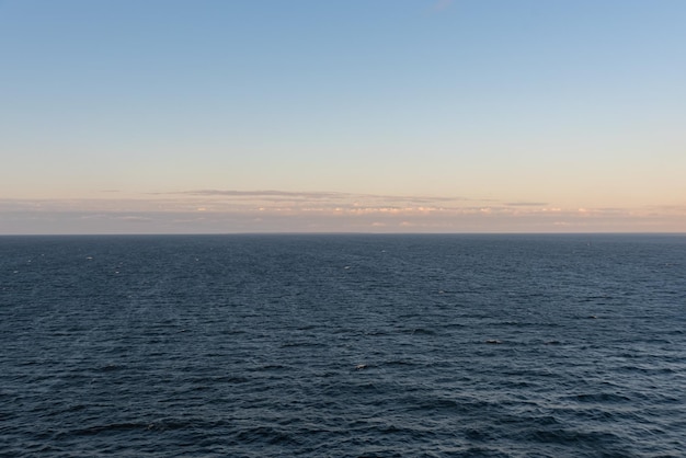 Foto gratuita bella foto del mare e del cielo