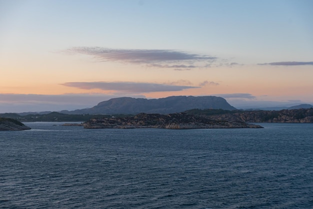 Foto gratuita una bella foto delle onde del mare