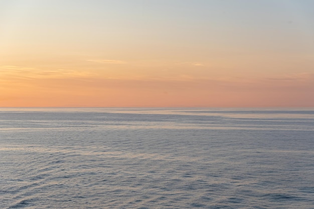 Foto gratuita una bella foto delle onde del mare