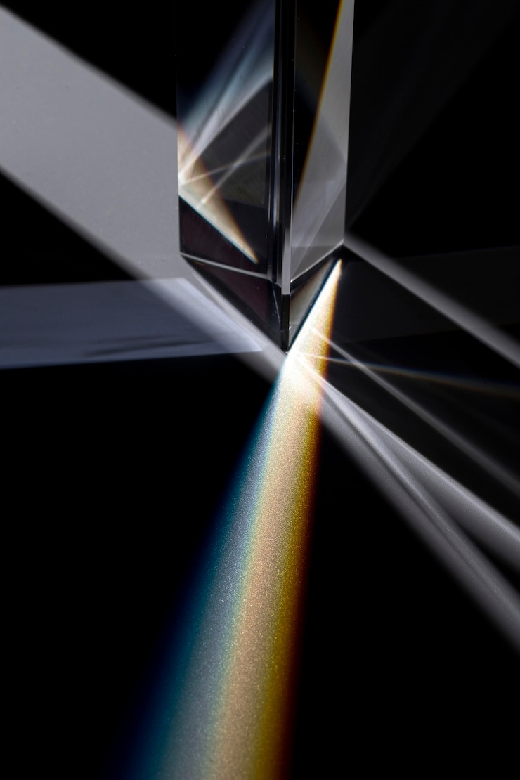 Free Photo beautiful prism light deflection