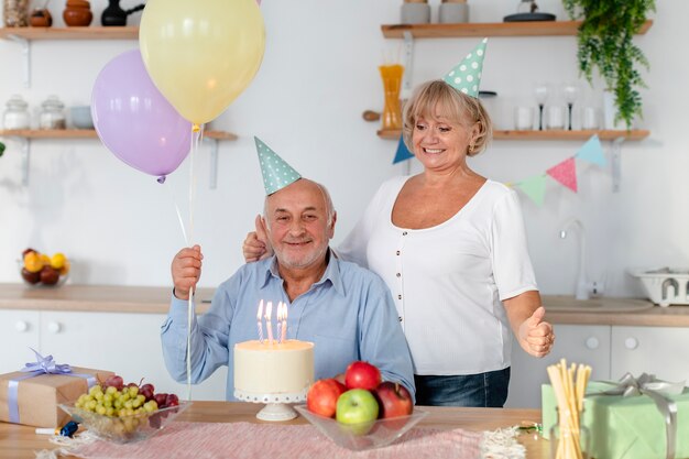 美しい先輩の誕生日パーティー