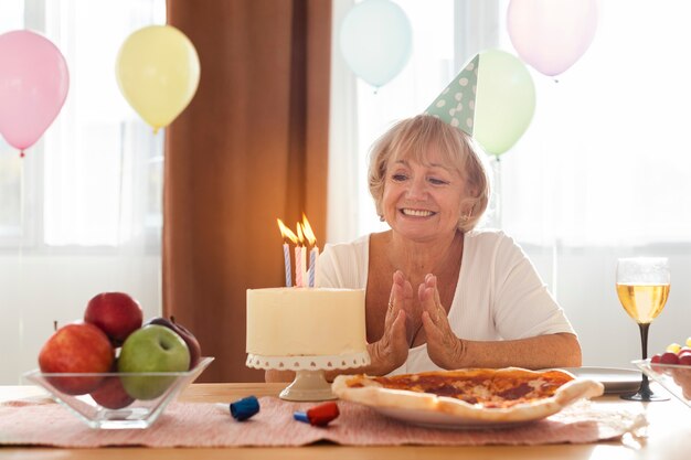 Free photo beautiful senior birthday party