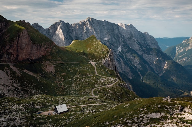 Bel colpo di sella mangart, parco nazionale del triglav, slovenia