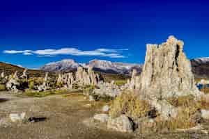 Foto gratuita bellissimo colpo di torri di tufo a mono lake tufa state natural reserve in california