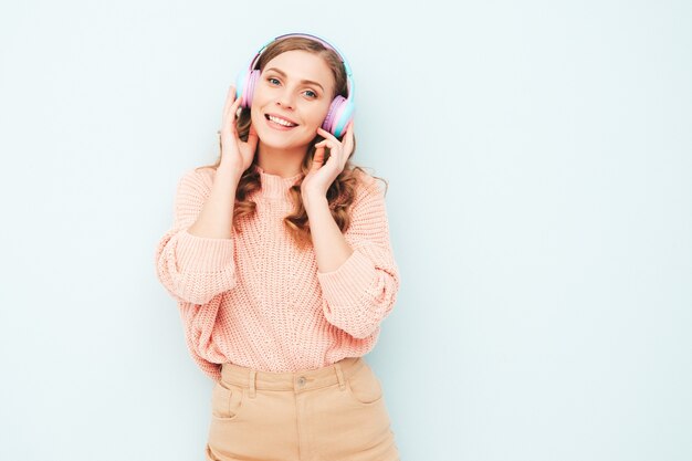 Beautiful smiling woman dressed in summer clothes