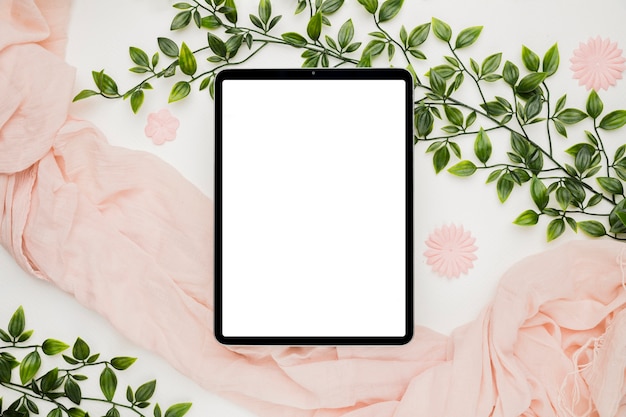 Free photo beautiful tablet template for wedding