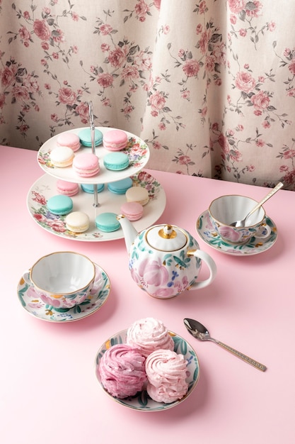 Бесплатное фото Красивая композиция для чаепития на столе