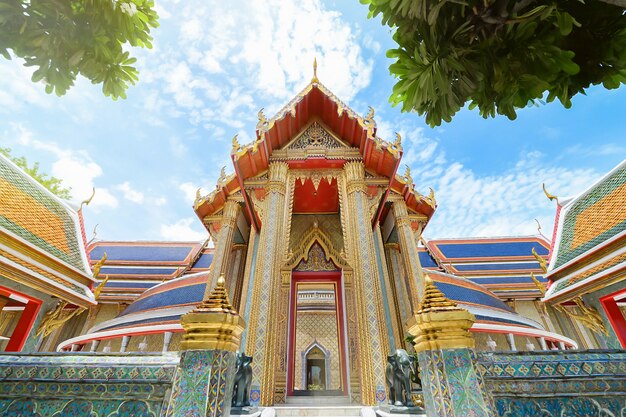 美しいタイの寺院ワットラチャボピット バンコク タイ プレミアム写真