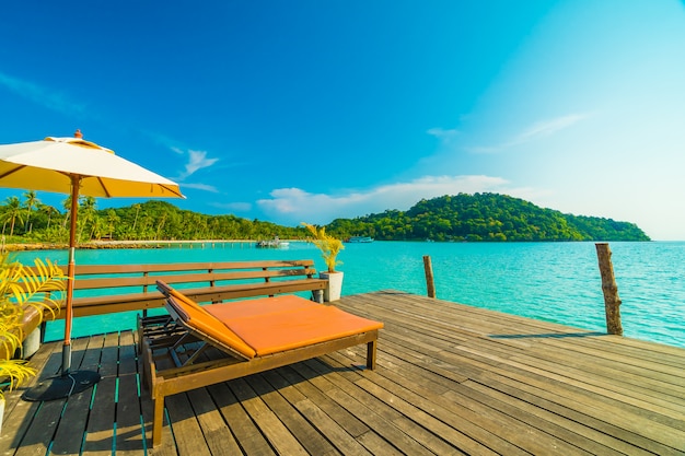 Free photo beautiful tropical beach and sea