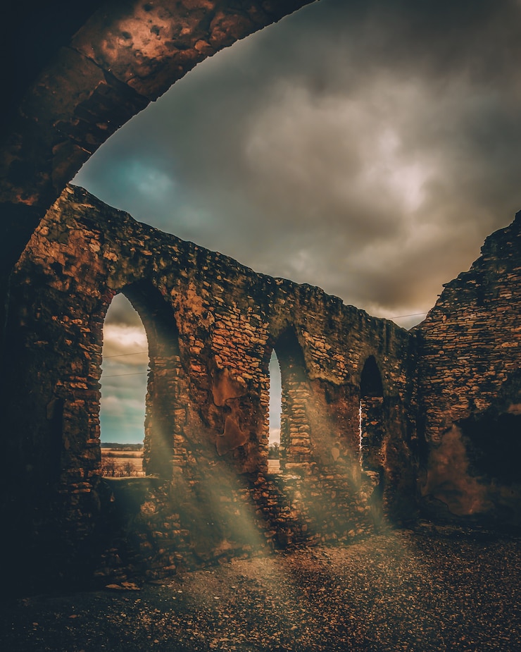 Free Photo beautiful vertical shot of a stone medieval viaduct