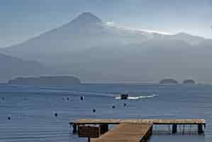 Free photo beautiful view of the lake atitlan, located in guatemala during daylight