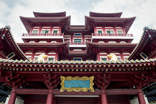 Free photo beautiful view of tooth relic temple in singapore