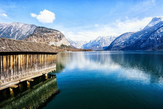 오스트리아 할슈타트 호수에있는 아름다운 할슈타트 마을