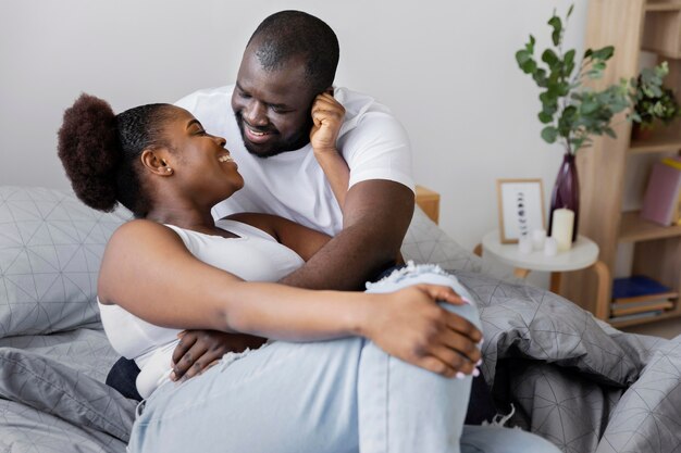 아름다운 아내와 남편이 좋은 시간을 보내고