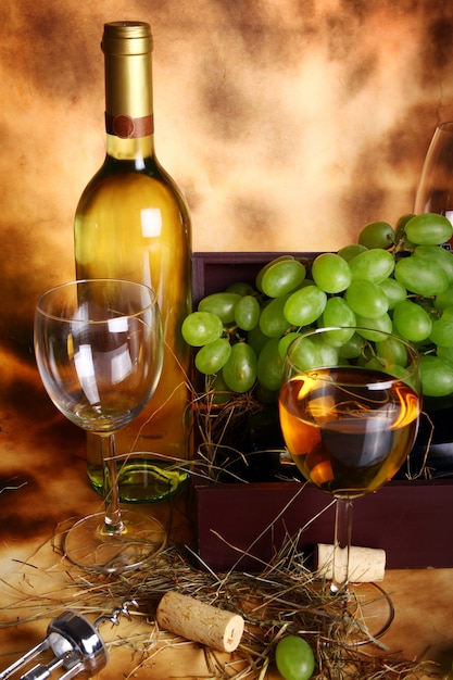 Foto gratuita bellissima composizione vinicola