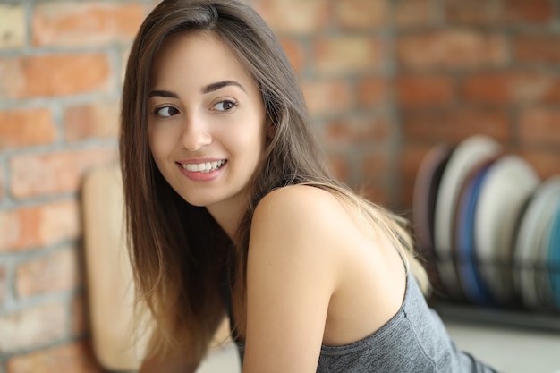 Free photo beautiful woman in the kitchen