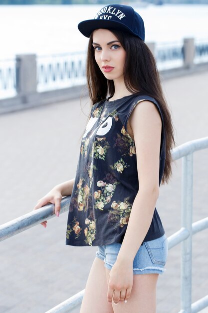Free photo beautiful woman on the street