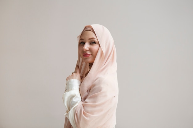 Free photo beautiful woman wearing  hijab