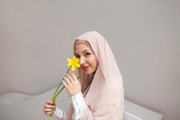 Free photo beautiful woman wearing  hijab