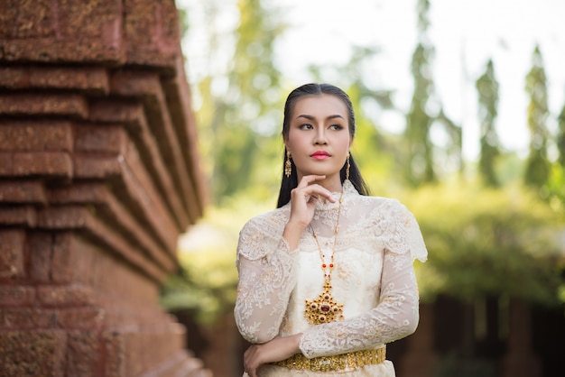 Free photo beautiful woman wearing typical thai dress