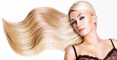 무료 사진 길고 흰 머리를 가진 아름 다운 여자입니다. 공백을 통해 패션 모델의 근접 촬영 초상화