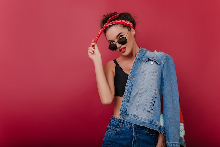 Free Photo beautiful young woman in vintage attire spending time 