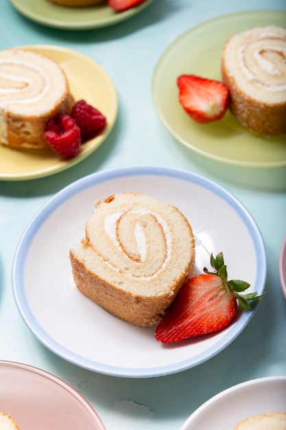 Foto gratuita dolci da forno splendidamente decorati