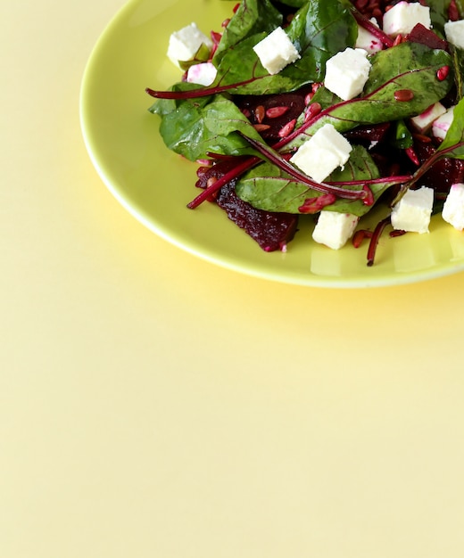 Free photo beetroot salad