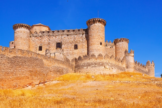 Free photo belmonte castle