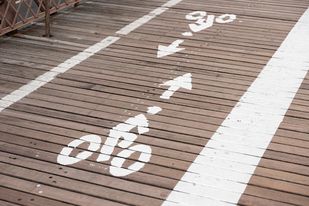 Free photo bike lane road sign