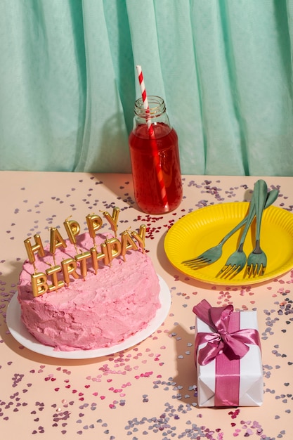 케이크 높은 각도와 생일 개념