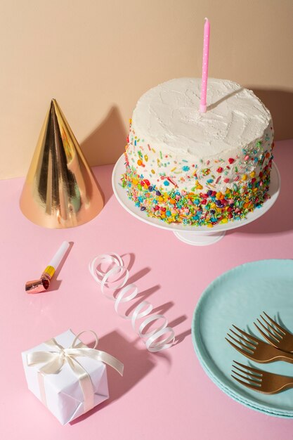 Free photo birthday concept with delicious cake