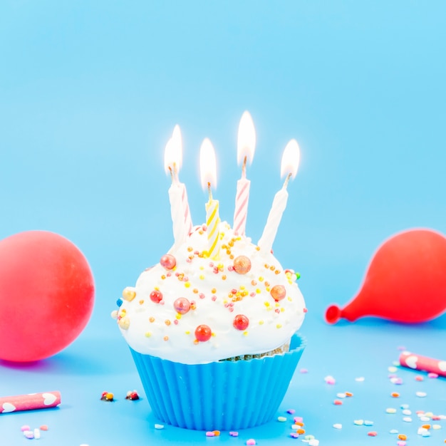 Free photo birthday cupcake with candle