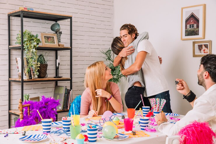 Free Photo birthday party concept with hug