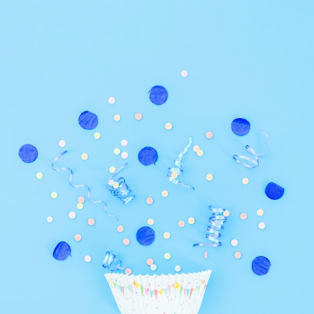 Free photo birthday party hat with confetti