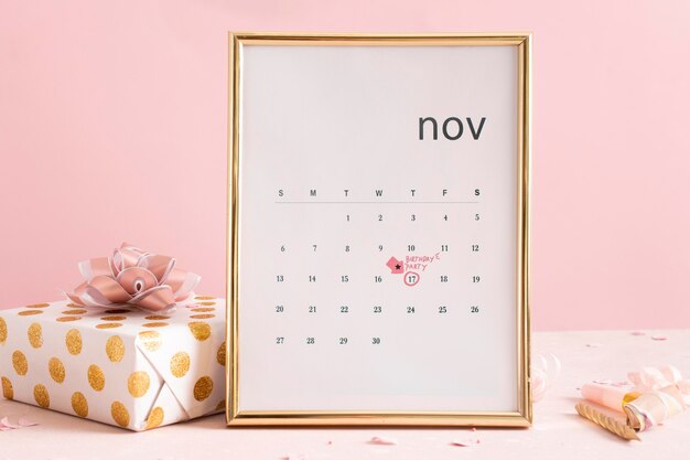 Birthday reminders in calendar and gift