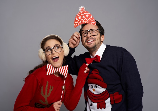 Free photo bizarre couple in christmas time