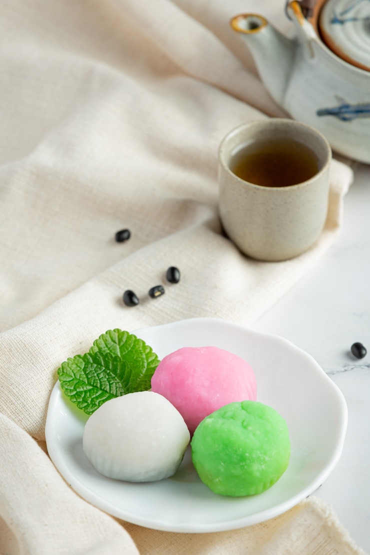 Free Photo black bean sweet dessert dish