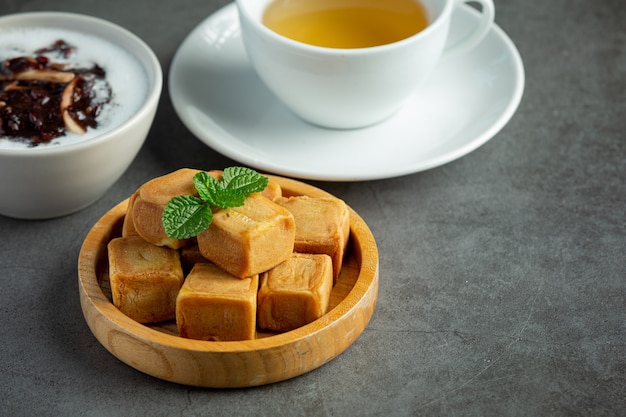 Foto gratuita piatto da dessert dolce di fagioli neri