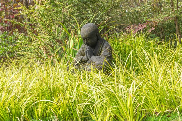 無錫ニアンワワン公園の黒い子供像