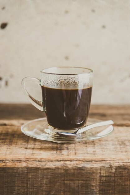 コーヒーカップの黒いコーヒー