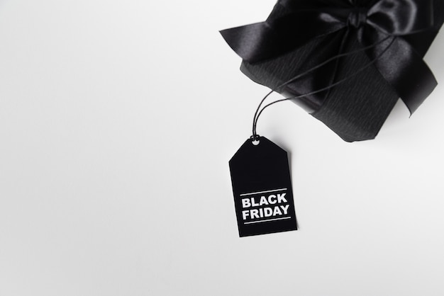 Free photo black friday gift with tag