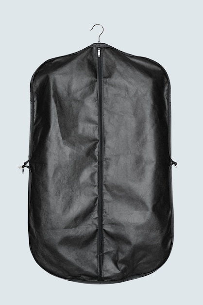 スーツの保管と保護のための黒いガーメントバッグ