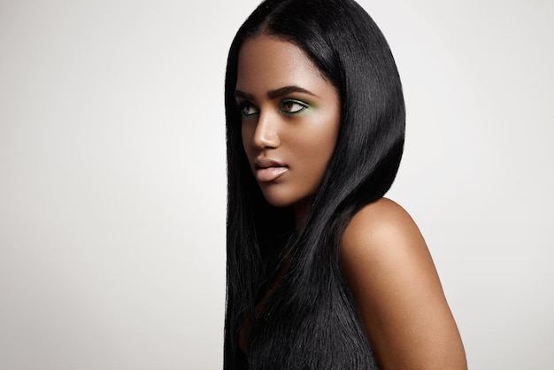 Free photo black latin woman with a straight hair