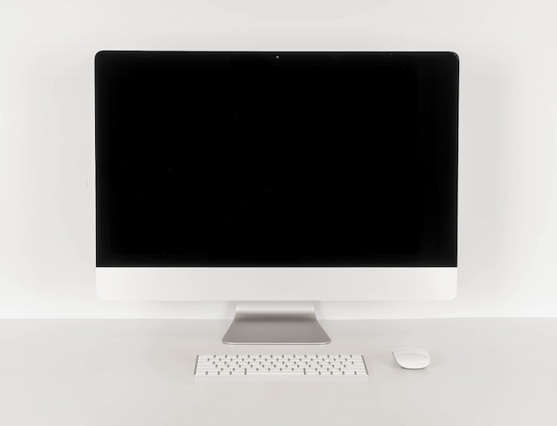 Computer desktop in bianco