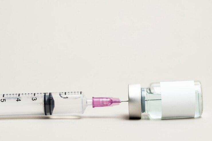 Free Photo blank white label on medicine bottle glass vial for injection