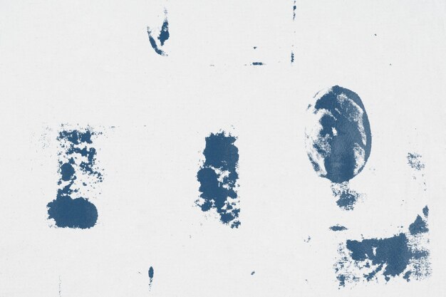 패브릭 얼룩이 있는 파란색 블록 인쇄 배경 패턴